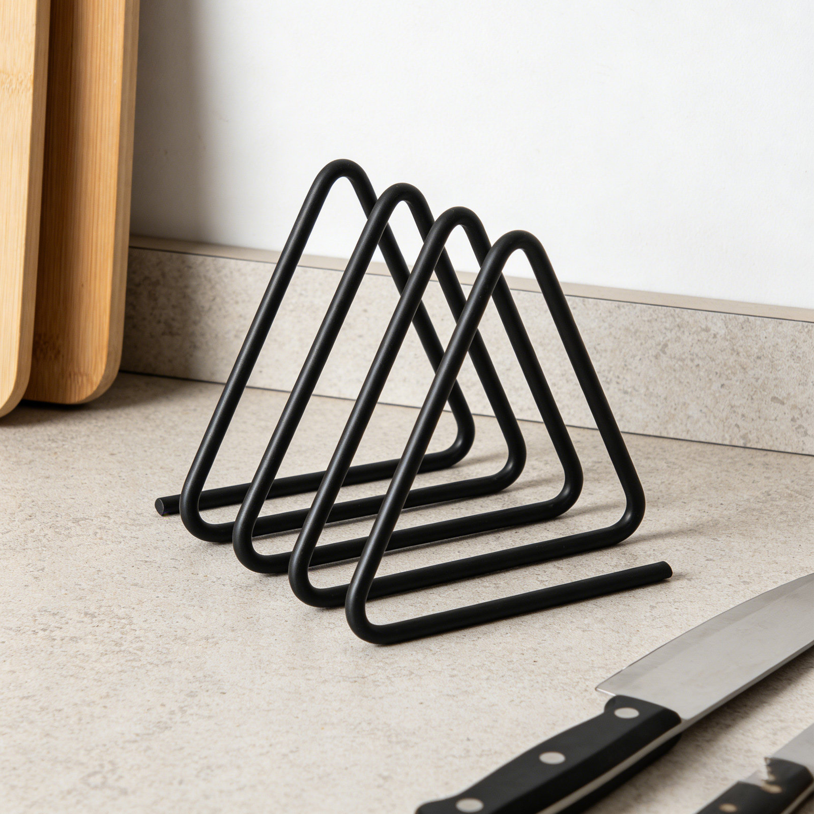Kitchen Baking Sheet Organizer - Треугольная подставка для разделочных досок, черная